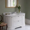 Badrumskommod rundat Burlington - 134 cm vit/Carrara/låda