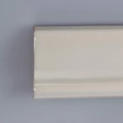 Kakel Mayfair - Krackelerad antikvit bröstlist 5 x 13 cm blank, lätt vågigt