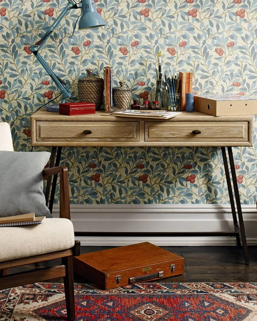 William Morris & Co. Tapet - Arbutus Thyme/Coral