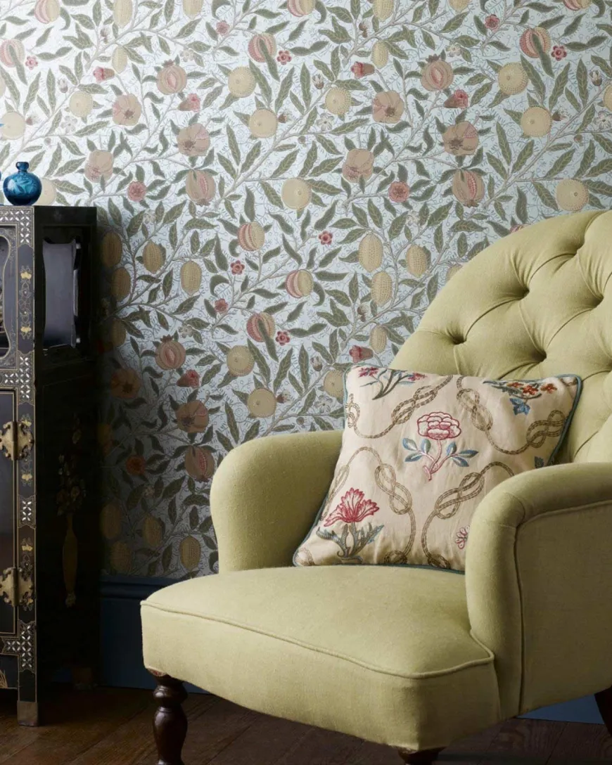 William Morris & Co. Tapet - Fruit Beige/Gold/Coral